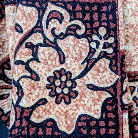 4 Napkin Set w/ Monstera Leaves - Picture 2 of 6